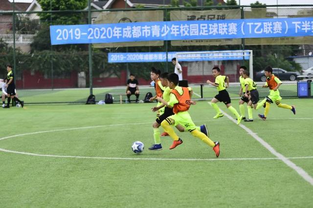 圆梦世界杯！加维晒与佩德里、亚马尔合照：与两位兄弟的珍贵瞬间